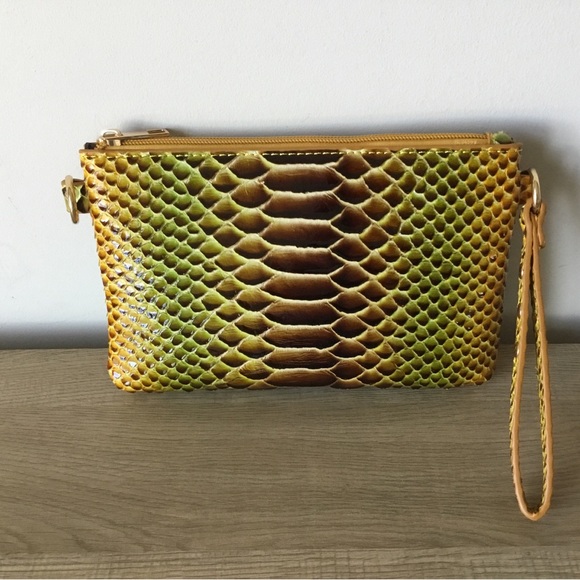 Stylish Faux Snake Print Wristlet Crossbody NWOT & Red Cherries Bling Bag Charms - Picture 4 of 6